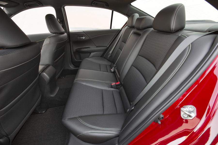  Honda Accord Sport 2016 года  (US) (фото 21 из 26)